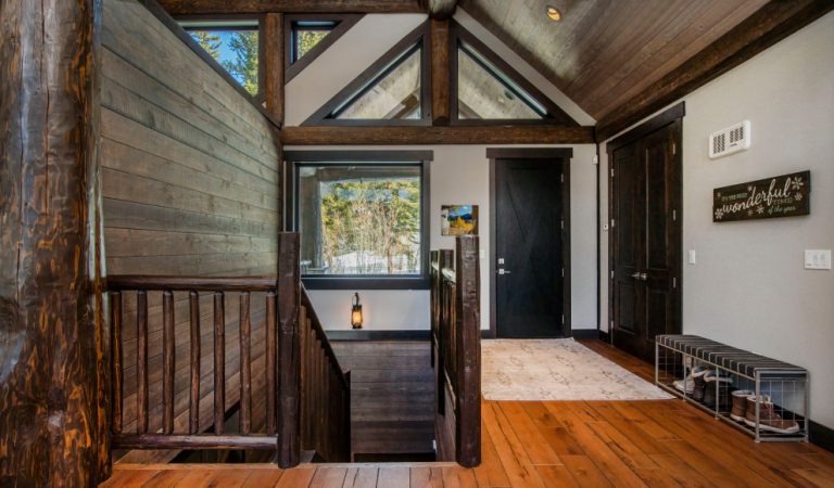 15 Striking Rustic Entry Hall Designs That Won T Fail To Welcome You   15 Striking Rustic Entry Hall Designs That Wont Fail To Welcome You 12 768x450 