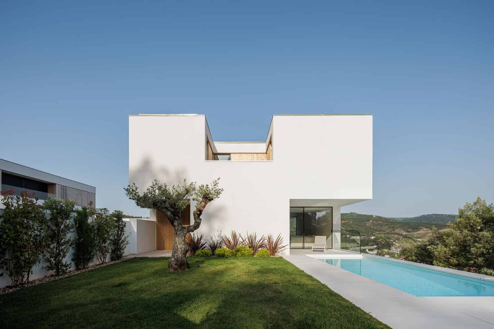 Jc House By Mario Alves Arquiteto In Coimbra, Portual