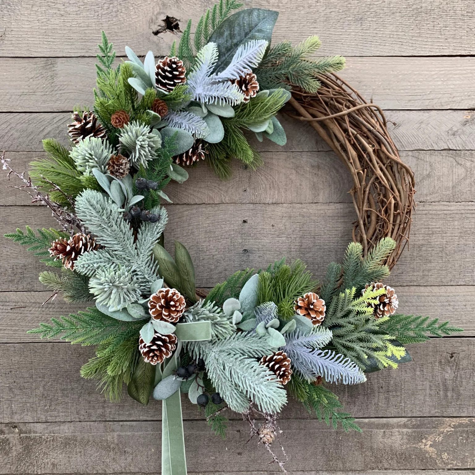 16 Evergreen Pinecone Wreath Designs For The Winter After Christmas