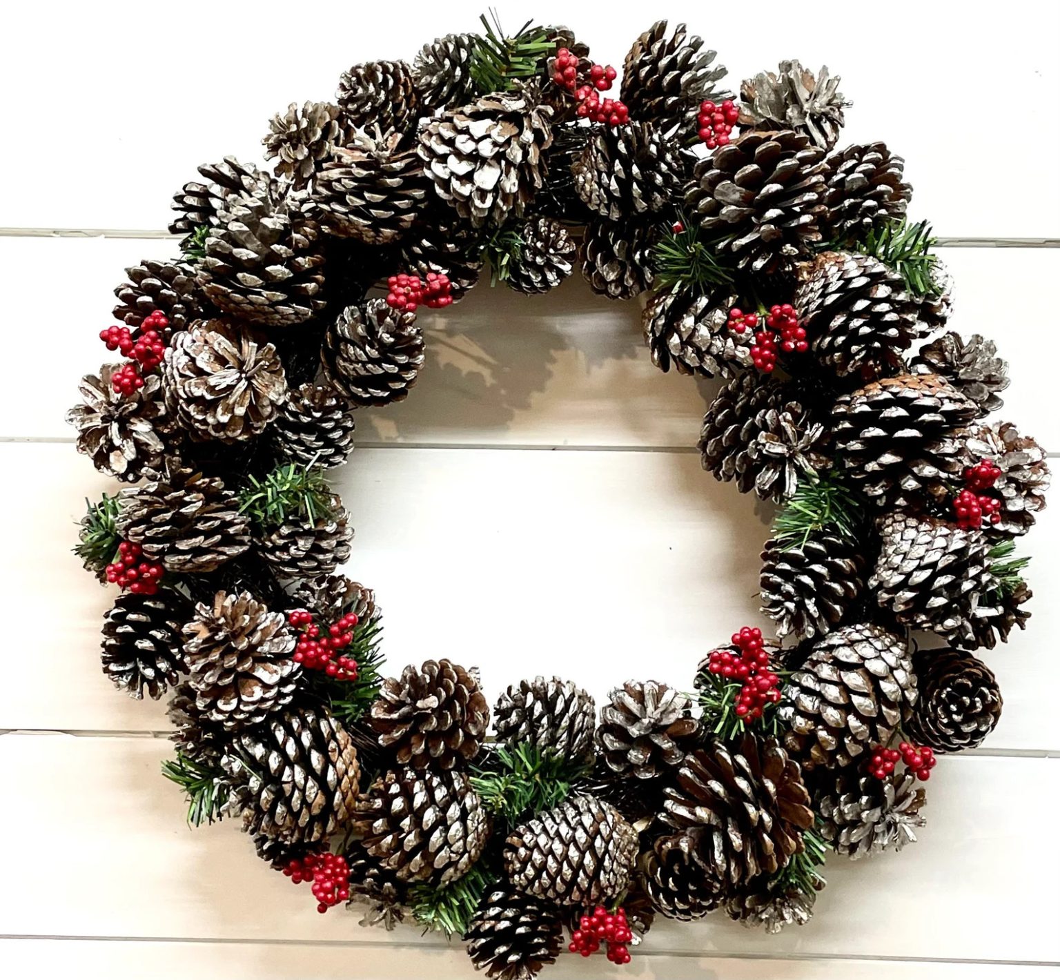 16 Evergreen Pinecone Wreath Designs For The Winter After Christmas