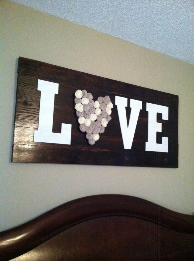 16 Adorable DIY Rustic Love Sign Projects For Valentine's Day