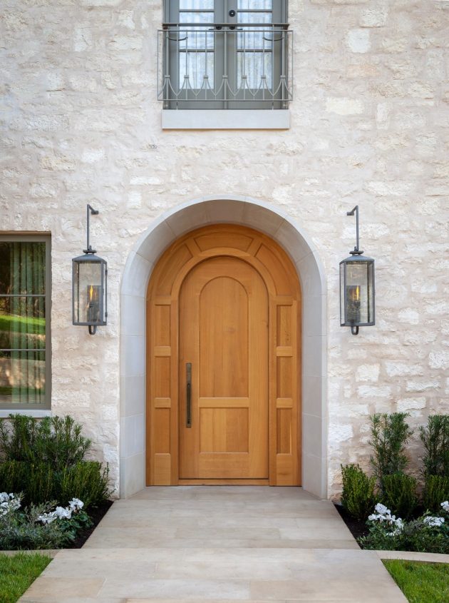 18 Transitional Entrance Ideas to Make Your Home Stand Out