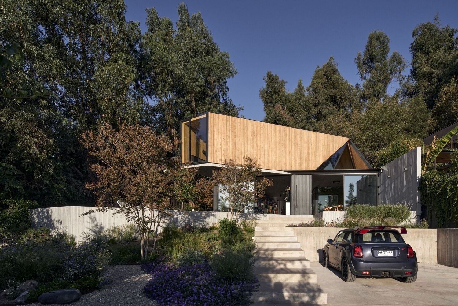 Casa Arca By Gonzalo Iturriaga Atala In La Reina, Chile