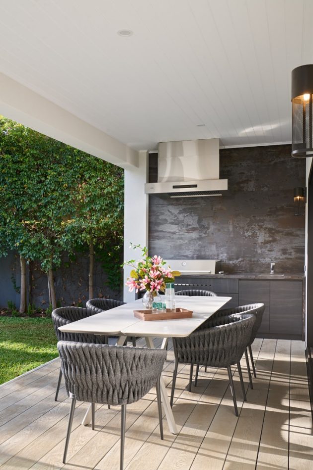 18 Modern and Chic Contemporary Porch Designs to Inspire Your Outdoor Oasis