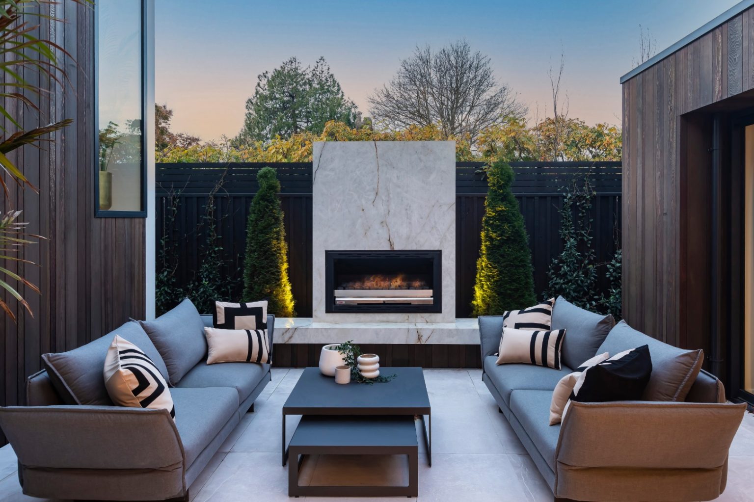 20 Contemporary Patio Designs That Redefine Outdoor Comfort And Elegance