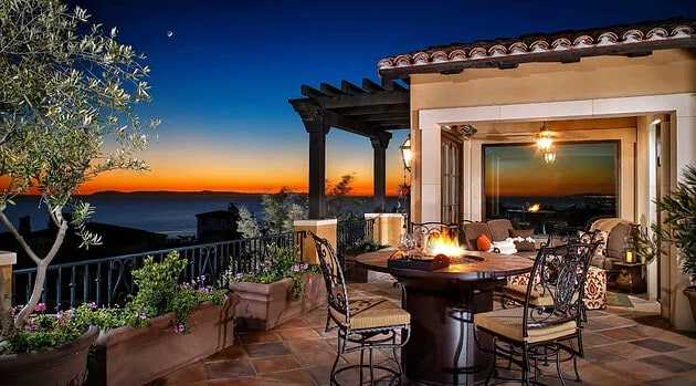 15 Stellar Mediterranean Deck Designs For The Perfect Outdoor Evening