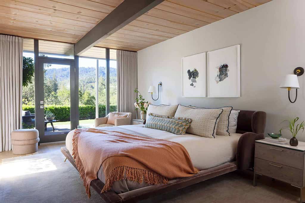 15 Dreamy Mid-century Modern Bedroom Ideas for Vintage Lovers